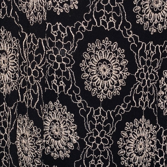 Altar’d State black and gold Kimono/cardigan - Picture 3 of 3